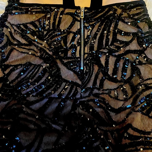 Mini black sequin cocktail Dress with sexy back - Picture 3 of 5